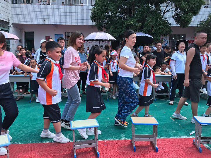 从江县丙妹镇中心小学举行庆祝“六·一”暨课后服务成果展示活动