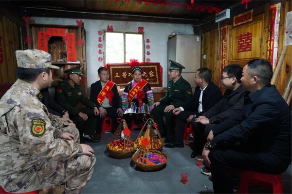 01161768563476368355.jpg 图为 座谈现场(许青青 摄).JPG