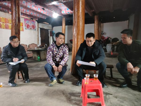 03161773661495533370.jpg 图为 党组书记、局长陆远海走访座谈现场(石雪群 摄).jpg
