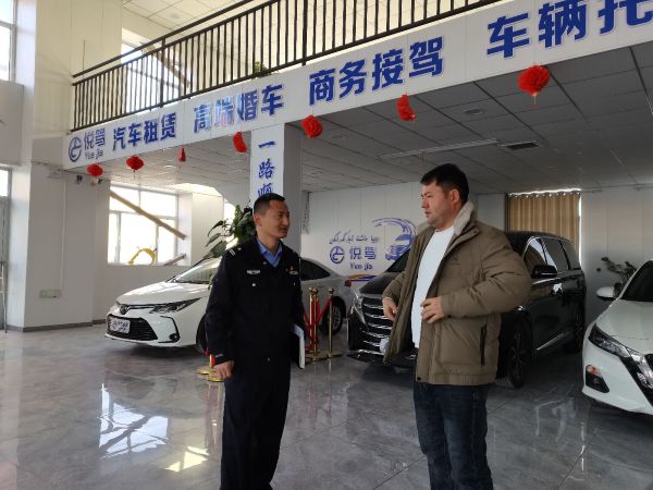 04081775647492279745.jpg 租赁公司工作人员宣传.jpg