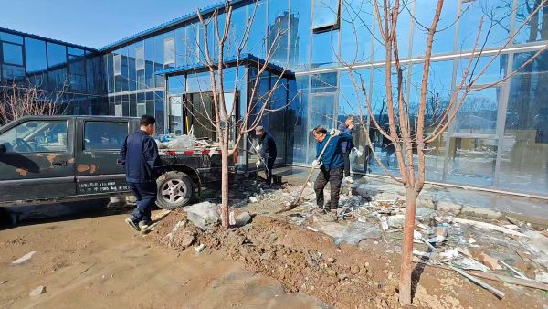 天筑白杨预拌砼公司全员参与爱国卫生月环境整治行动.jpg