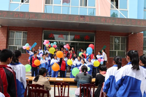 2019年5月4日三团中学百年五四青春印记文艺节目.JPG