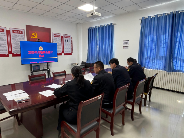 04171776423497703246.png 图2:特克斯执法大队与第四师交通运输综合行政执法支队三大队签订协议.png